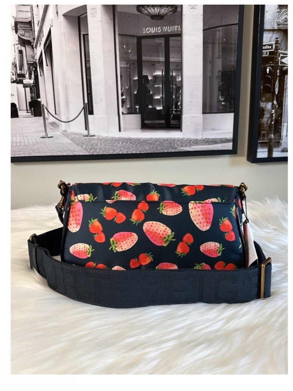 NWT Kurt Geiger London Navy
Strawberry Print Shoulder
Crossbody Bag - Picture 5 of 7